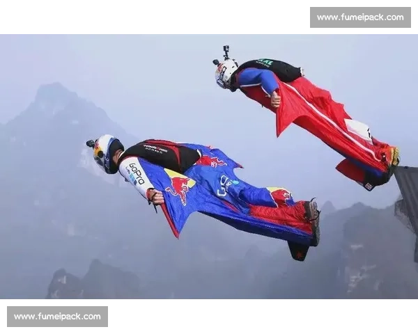 极速翱翔天空的极限挑战翼装飞行比赛全景解析